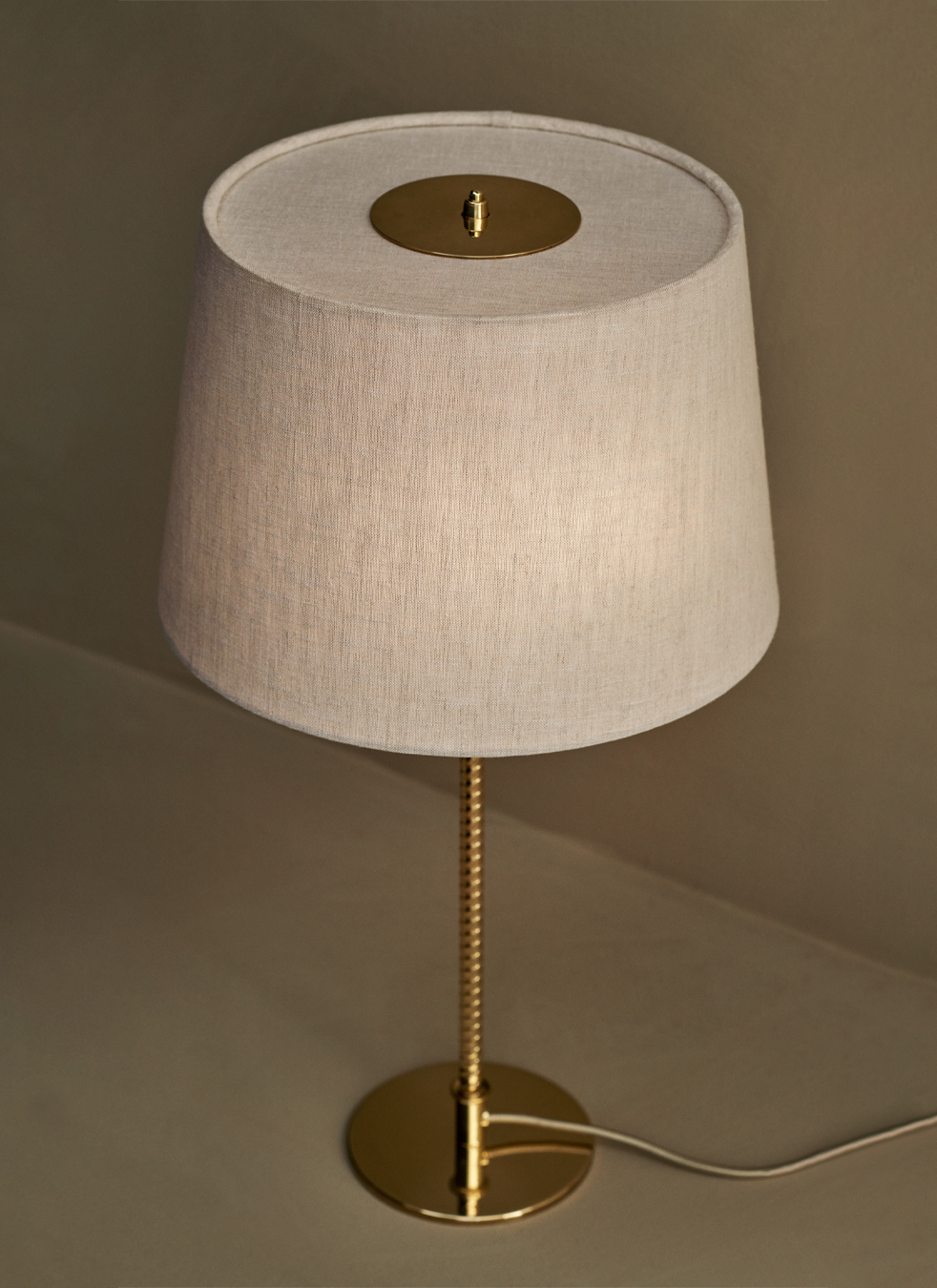 9205 Table Lamp